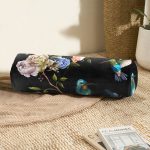 - RealHomes Özel Tasarımlı Dijital Baskılı İç Dolgulu Fermuarlı Silindir Yastık - Realhomes  Siyah Zemin Üzerinde Kuş Desenli Dijital Baskılı Modern İç Dolgulu - Fermuarlı Süet Silindir Yuvarlak Yastık Kırlent Realhomes