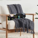 - RealHomes Özel Tasarımlı Dijital Baskılı İç Dolgulu Fermuarlı Silindir Yastık - Realhomes  Siyah Zemin Üzerinde Kuş Desenli Dijital Baskılı Modern İç Dolgulu - Fermuarlı Süet Silindir Yuvarlak Yastık Kırlent Realhomes