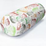 - RealHomes Özel Tasarımlı Dijital Baskılı İç Dolgulu Fermuarlı Silindir Yastık - Realhomes Beyaz Zemin Üzerinde Renkli Sonbahar Yaprak Desenli Dijital Baskılı Modern İç Dolgulu Süet Silindir Yastık Kırlent - Bel Yastığı Realhomes