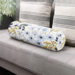 Beyaz Zemin Üzerinde Renkli Çiçek Desenli Dijital Baskılı Modern İç Dolgulu - Fermuarlı Süet Silindir Yuvarlak Yastık Kırlent Realhomes