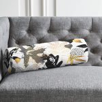 - RealHomes Özel Tasarımlı Dijital Baskılı İç Dolgulu Fermuarlı Silindir Yastık - Realhomes Beyaz Zemin Üzerinde Gold Detaylı Yaprak Desenli Dijital Baskılı Modern İç Dolgulu Süet Silindir Yastık Kırlent - Bel Yastığı Realhomes