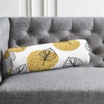 Beyaz Zemin Üzerinde Gold Puantiyeli Yaprak Desenli Dijital Baskılı Modern İç Dolgulu - Fermuarlı Süet Silindir Daire Yastık Kırlent Realhomes