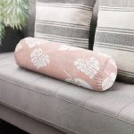 - RealHomes Özel Tasarımlı Dijital Baskılı İç Dolgulu Fermuarlı Silindir Yastık - Realhomes Pastel Zemin Üzerinde Beyaz Yaprak Desenli Dijital Baskılı Modern İç Dolgulu Yumuşak Silindir Form Yastık Kırlent Realhomes