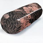 Siyah Zemin Üzerinde Pastel Renkli Yaprak Desenli Dijital Baskılı Modern İç Dolgulu - Fermuarlı Süet Silindir Daire Yastık Kırlent Realhomes