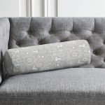 - RealHomes Özel Tasarımlı Dijital Baskılı İç Dolgulu Fermuarlı Silindir Yastık - Realhomes Renkli Zemin Üzerinde Geyik Desenli Dijital Baskılı Modern İç Dolgulu Süet Silindir Yastık Kırlent - Bel Yastığı Realhomes