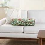 - RealHomes Özel Tasarımlı Dijital Baskılı İç Dolgulu Fermuarlı Silindir Yastık - Realhomes Beyaz Zemin Üzerinde Yaprak Desenli Kiraz Motifli Dijital Baskılı Modern İç Dolgulu Fermuarlı Çok Amaçlı Silindir Yastık Kırlent Realhomes