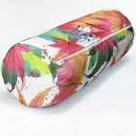 - RealHomes Özel Tasarımlı Dijital Baskılı İç Dolgulu Fermuarlı Silindir Yastık - Realhomes Beyaz Zemin Üzerinde Renkli Yaprak Desenli Dijital Baskılı Modern İç Dolgulu Yumuşak Silindir Form Yastık Kırlent Realhomes