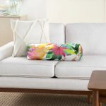 - RealHomes Özel Tasarımlı Dijital Baskılı İç Dolgulu Fermuarlı Silindir Yastık - Realhomes Beyaz Zemin Üzerinde Renkli Yaprak Desenli Dijital Baskılı Modern İç Dolgulu Yumuşak Silindir Form Yastık Kırlent Realhomes