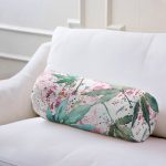 Beyaz Zemin Üzerinde Yeşil Yaprak Desenli Dijital Baskılı Modern İç Dolgulu - Fermuarlı Süet Silindir Rulo Yastık Kırlent Realhomes