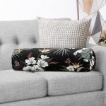 - RealHomes Özel Tasarımlı Dijital Baskılı İç Dolgulu Fermuarlı Silindir Yastık - Realhomes Siyah Zemin Üzerinde Beyaz Çiçek Desenli Dijital Baskılı Modern İç Dolgulu - Fermuarlı Süet Berjer Silindir Yastık Kırlent Realhomes