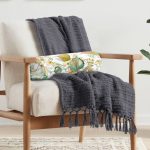 - RealHomes Özel Tasarımlı Dijital Baskılı İç Dolgulu Fermuarlı Silindir Yastık - Realhomes Beyaz Zemin Üzerinde Sonbahar Yaprak Desenli Dijital Baskılı Modern İç Dolgulu Süet Silindir Yastık Kırlent - Bel Yastığı Realhomes