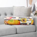 Beyaz Zemin Üzerinde Siyah Çizgili Bal Kabağı Desenli Dijital Baskılı Modern İç Dolgulu Fermuarlı Çok Amaçlı Silindir Yastık Kırlent Realhomes