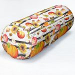 - RealHomes Özel Tasarımlı Dijital Baskılı İç Dolgulu Fermuarlı Silindir Yastık - Realhomes  Beyaz Zemin Üzerinde Siyah Çizgili Bal Kabağı Desenli Dijital Baskılı Modern İç Dolgulu - Fermuarlı Süet Silindir Rulo Yastık Kırlent Realhomes