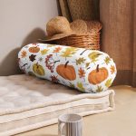 - RealHomes Özel Tasarımlı Dijital Baskılı İç Dolgulu Fermuarlı Silindir Yastık - Realhomes  Beyaz Zemin Üzerinde Sonbahar Desenli Bal Kabağı Dijital Baskılı Modern İç Dolgulu Yumuşak Silindir Form Yastık Kırlent Realhomes
