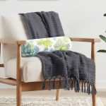 - RealHomes Özel Tasarımlı Dijital Baskılı İç Dolgulu Fermuarlı Silindir Yastık - Realhomes Beyaz Zemin Üzerinde Yeşil Renkli Yaprak Desenli Dijital Baskılı Modern İç Dolgulu - Fermuarlı Süet Silindir Yuvarlak Yastık Kırlent Realhomes