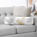 - RealHomes Özel Tasarımlı Dijital Baskılı İç Dolgulu Fermuarlı Silindir Yastık - Realhomes Beyaz Zemin Üzerinde Gold Detaylı Kozalak Desenli Dijital Baskılı Modern İç Dolgulu Süet Silindir Yastık Kırlent - Bel Yastığı Realhomes