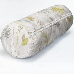 - RealHomes Özel Tasarımlı Dijital Baskılı İç Dolgulu Fermuarlı Silindir Yastık - Realhomes  Renkli Zemin Üzerinde Yaprak Desenli Dijital Baskılı Modern İç Dolgulu Fermuarlı Çok Amaçlı Silindir Yastık Kırlent Realhomes