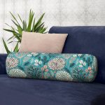 - RealHomes Özel Tasarımlı Dijital Baskılı İç Dolgulu Fermuarlı Silindir Yastık - Realhomes  Renkli Zemin Üzerinde Yaprak Desenli Dijital Baskılı Modern İç Dolgulu - Fermuarlı Süet Silindir Yuvarlak Yastık Kırlent Realhomes