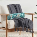 - RealHomes Özel Tasarımlı Dijital Baskılı İç Dolgulu Fermuarlı Silindir Yastık - Realhomes  Renkli Zemin Üzerinde Yaprak Desenli Dijital Baskılı Modern İç Dolgulu - Fermuarlı Süet Silindir Yuvarlak Yastık Kırlent Realhomes