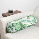 - RealHomes Özel Tasarımlı Dijital Baskılı İç Dolgulu Fermuarlı Silindir Yastık - Realhomes Beyaz Zemin Üzerinde Yeşil Yaprak Desenli Dijital Baskılı Modern İç Dolgulu Süet Silindir Yastık Kırlent - Bel Yastığı Realhomes