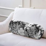 Siyah Zemin Üzerinde Beyaz Çiçek Desenli Dijital Baskılı Modern İç Dolgulu - Fermuarlı Süet Berjer Silindir Yastık Kırlent Realhomes