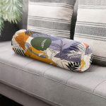 Pastel Zemin Üzerinde Renkli Puantiye Desenli Dijital Baskılı Modern İç Dolgulu Fermuarlı Çok Amaçlı Silindir Yastık Kırlent Realhomes