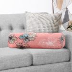 - RealHomes Özel Tasarımlı Dijital Baskılı İç Dolgulu Fermuarlı Silindir Yastık - Realhomes Pastel Zemin Üzerinde Soyut Çiçek Desenli Dijital Baskılı Modern İç Dolgulu - Fermuarlı Süet Berjer Silindir Yastık Kırlent Realhomes