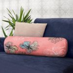 - RealHomes Özel Tasarımlı Dijital Baskılı İç Dolgulu Fermuarlı Silindir Yastık - Realhomes Pastel Zemin Üzerinde Soyut Çiçek Desenli Dijital Baskılı Modern İç Dolgulu - Fermuarlı Süet Berjer Silindir Yastık Kırlent Realhomes