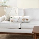 - RealHomes Özel Tasarımlı Dijital Baskılı İç Dolgulu Fermuarlı Silindir Yastık - Realhomes Beyaz Zemin Üzerinde Çiçek Desenli Dijital Baskılı Modern İç Dolgulu - Fermuarlı Süet Silindir Daire Yastık Kırlent Realhomes