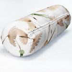 - RealHomes Özel Tasarımlı Dijital Baskılı İç Dolgulu Fermuarlı Silindir Yastık - Realhomes Beyaz Zemin Üzerinde Çiçek Desenli Dijital Baskılı Modern İç Dolgulu - Fermuarlı Süet Silindir Daire Yastık Kırlent Realhomes