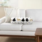 - RealHomes Özel Tasarımlı Dijital Baskılı İç Dolgulu Fermuarlı Silindir Yastık - Realhomes Beyaz Zemin Üzerinde Geyik Desenli Dijital Baskılı Modern İç Dolgulu Süet Silindir Yastık Kırlent - Bel Yastığı Realhomes