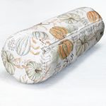 - RealHomes Özel Tasarımlı Dijital Baskılı İç Dolgulu Fermuarlı Silindir Yastık - Realhomes  Beyaz Zemin Üzerinde Balkabağı Desenli Dijital Baskılı Modern İç Dolgulu - Fermuarlı Süet Berjer Silindir Yastık Kırlent Realhomes