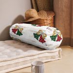 - RealHomes Özel Tasarımlı Dijital Baskılı İç Dolgulu Fermuarlı Silindir Yastık - Realhomes Beyaz Zemin Üzerinde Ekoseli Çan Desenli Dijital Baskılı Modern İç Dolgulu - Fermuarlı Süet Silindir Rulo Yastık Kırlent Realhomes