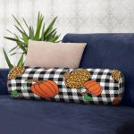 Siyah Beyaz Ekose Üzerinde Renkli Balkabağı Desenli Dijital Baskılı Modern İç Dolgulu - Fermuarlı Süet Silindir Rulo Yastık Kırlent Realhomes