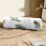 Beyaz Zemin Üzerinde Çam Yaprağı Desenli Dijital Baskılı Modern İç Dolgulu - Fermuarlı Süet Silindir Yuvarlak Yastık Kırlent Realhomes