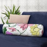 - RealHomes Özel Tasarımlı Dijital Baskılı İç Dolgulu Fermuarlı Silindir Yastık - Realhomes  Beyaz Zemin Üzerinde Renkli Çiçek Desenli Dijital Baskılı Modern İç Dolgulu - Fermuarlı Süet Berjer Silindir Yastık Kırlent Realhomes