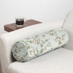 - RealHomes Özel Tasarımlı Dijital Baskılı İç Dolgulu Fermuarlı Silindir Yastık - Realhomes Renkli Zemin Üzerinde Yeşil Yapraklı Çiçek Desenli Dijital Baskılı Modern İç Dolgulu Yumuşak Silindir Form Yastık Kırlent Realhomes