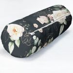 Renkli Zemin Üzerinde Beyaz Çiçek Desenli Dijital Baskılı Modern İç Dolgulu Süet Silindir Yastık Kırlent - Bel Yastığı Realhomes