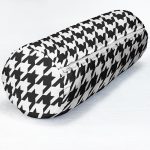 - RealHomes Özel Tasarımlı Dijital Baskılı İç Dolgulu Fermuarlı Silindir Yastık - Realhomes Beyaz Zemin Üzerinde Siyah Ekose Desenli Dijital Baskılı Modern İç Dolgulu - Fermuarlı Süet Silindir Daire Yastık Kırlent Realhomes