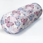 - RealHomes Özel Tasarımlı Dijital Baskılı İç Dolgulu Fermuarlı Silindir Yastık - Realhomes  Beyaz Zemin Üzerinde Renkli Kelebek Desenli Dijital Baskılı Modern İç Dolgulu - Fermuarlı Süet Berjer Silindir Yastık Kırlent Realhomes