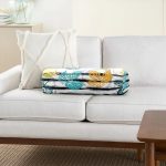 Beyaz Zeminde Siyah Çizgili Renkli Yaprak Desenli Dijital Baskılı Modern İç Dolgulu - Fermuarlı Süet Berjer Silindir Yastık Kırlent Realhomes