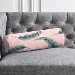 - RealHomes Özel Tasarımlı Dijital Baskılı İç Dolgulu Fermuarlı Silindir Yastık - Realhomes Pastel Zemin Üzerinde Yeşil Yaprak Desenli Dijital Baskılı Modern İç Dolgulu - Fermuarlı Süet Silindir Rulo Yastık Kırlent Realhomes
