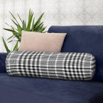 - RealHomes Özel Tasarımlı Dijital Baskılı İç Dolgulu Fermuarlı Silindir Yastık - Realhomes Beyaz Zemin Üzerinde Siyah Ekose Desenli Dijital Baskılı Modern İç Dolgulu - Fermuarlı Süet Silindir Yuvarlak Yastık Kırlent Realhomes