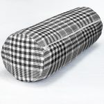 - RealHomes Özel Tasarımlı Dijital Baskılı İç Dolgulu Fermuarlı Silindir Yastık - Realhomes Beyaz Zemin Üzerinde Siyah Ekose Desenli Dijital Baskılı Modern İç Dolgulu - Fermuarlı Süet Silindir Yuvarlak Yastık Kırlent Realhomes