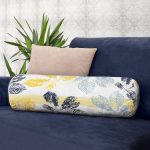 - RealHomes Özel Tasarımlı Dijital Baskılı İç Dolgulu Fermuarlı Silindir Yastık - Realhomes Beyaz Zemin Üzerinde Renkli Yaprak Desenli Dijital Baskılı Modern İç Dolgulu - Fermuarlı Süet Silindir Yuvarlak Yastık Kırlent Realhomes