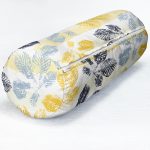 - RealHomes Özel Tasarımlı Dijital Baskılı İç Dolgulu Fermuarlı Silindir Yastık - Realhomes Beyaz Zemin Üzerinde Renkli Yaprak Desenli Dijital Baskılı Modern İç Dolgulu - Fermuarlı Süet Silindir Yuvarlak Yastık Kırlent Realhomes