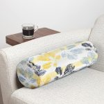 - RealHomes Özel Tasarımlı Dijital Baskılı İç Dolgulu Fermuarlı Silindir Yastık - Realhomes Beyaz Zemin Üzerinde Renkli Yaprak Desenli Dijital Baskılı Modern İç Dolgulu - Fermuarlı Süet Silindir Yuvarlak Yastık Kırlent Realhomes