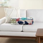 - RealHomes Özel Tasarımlı Dijital Baskılı İç Dolgulu Fermuarlı Silindir Yastık - Realhomes Beyaz Zemin Üzerinde Pastel Renkli Yaprak Desenli Dijital Baskılı Modern İç Dolgulu - Fermuarlı Süet Silindir Daire Yastık Kırlent Realhomes