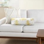 - RealHomes Özel Tasarımlı Dijital Baskılı İç Dolgulu Fermuarlı Silindir Yastık - Realhomes  Beyaz Zemin Üzerinde Gold Renkli Çam Ağacı Desenli Dijital Baskılı Modern İç Dolgulu - Fermuarlı Süet Berjer Silindir Yastık Kırlent Realhomes