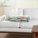 - RealHomes Özel Tasarımlı Dijital Baskılı İç Dolgulu Fermuarlı Silindir Yastık - Realhomes Beyaz Zemin Üzerinde Renkli Yaprak Desenli Dijital Baskılı Modern İç Dolgulu Yumuşak Silindir Form Yastık Kırlent Realhomes